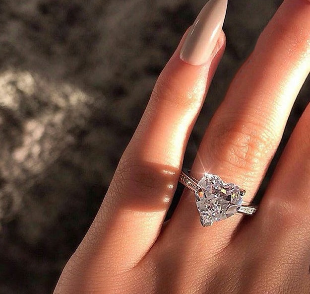 Elegant AAA Zircon Heart Ring