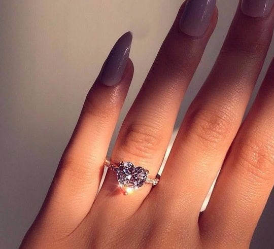 Elegant AAA Zircon Heart Ring